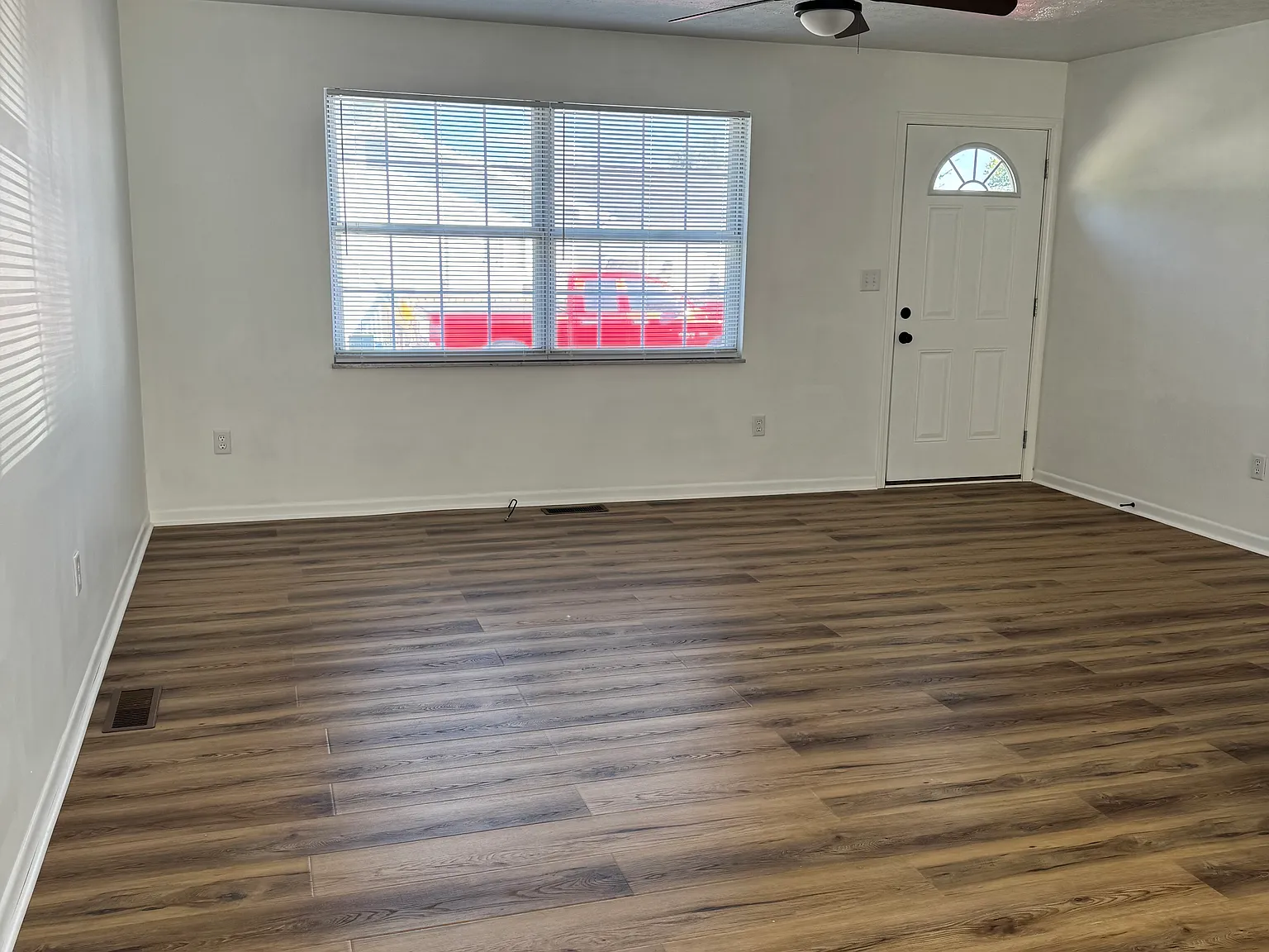 3 bed, 1056 sqft, $1,400 — Photo 3