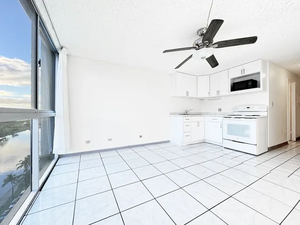 2211 Ala Wai Blvd, Honolulu, HI