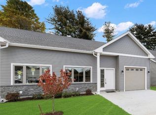 10 W Valley Cir, West Warwick, RI 02893