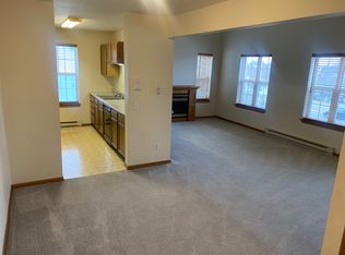 636 S 8th St, Mount Horeb, WI 53572