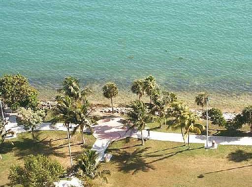 4th image of 1800 N Bayshore Dr APT 2405