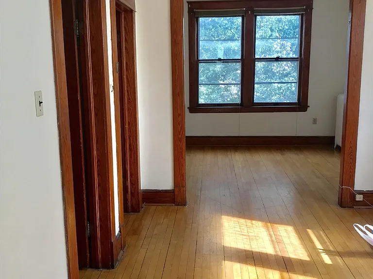 44 Southern Blvd #1 — Photo 4
