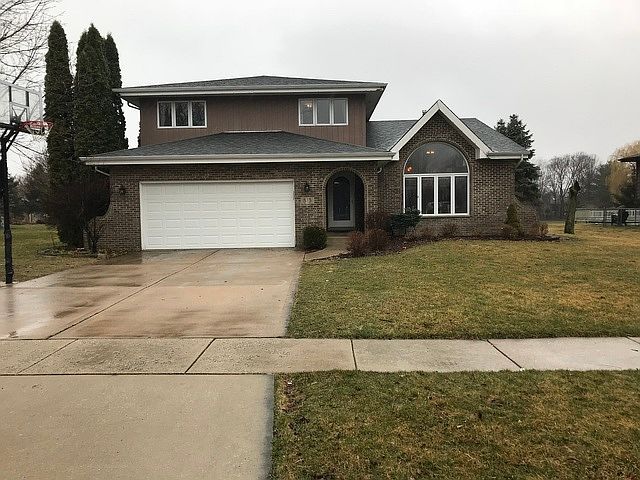 1st image of 813 Somerset Acres