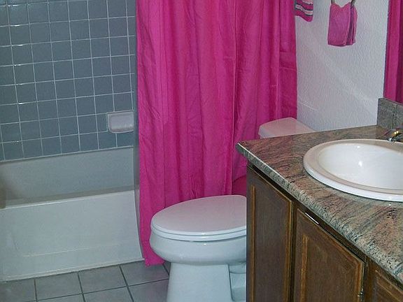 Main hall bath w/granite and tile as well. 