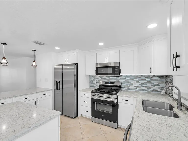 5600 Bayou Grande Blvd NE — Photo 11