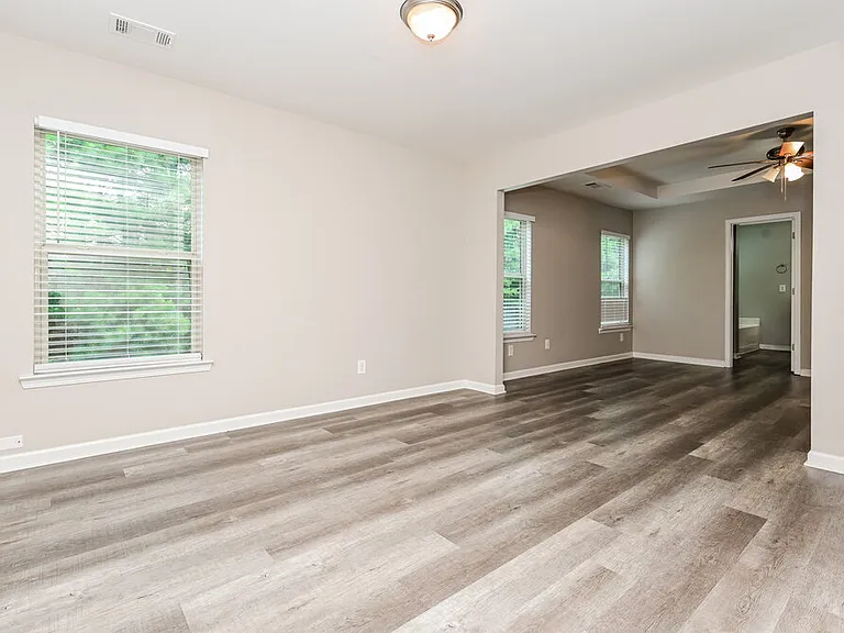 4325 Comfort Trl — Photo 5