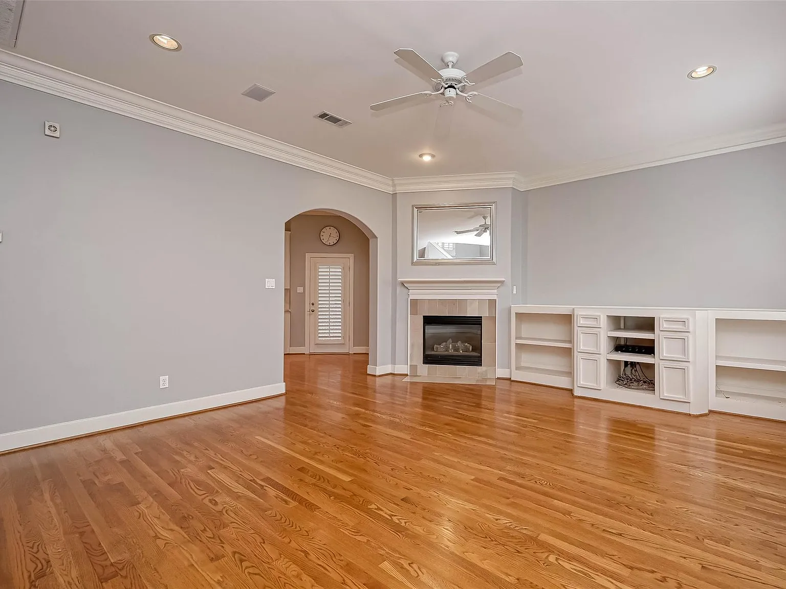 3 bed, 3.5 bath, 2826 sqft, $3,900 — Photo 4