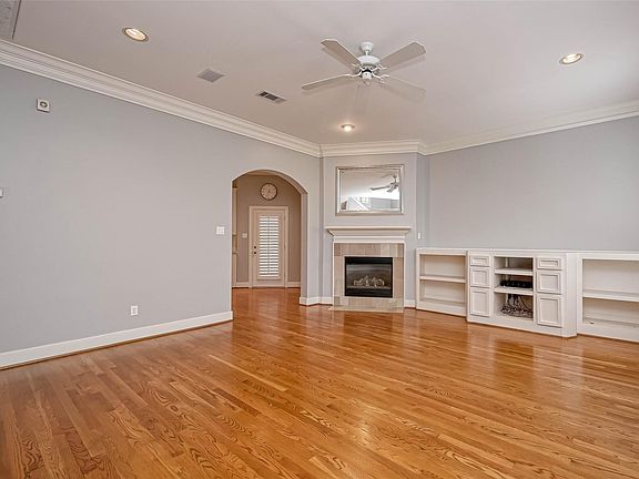4th image of 6413 Westcott St