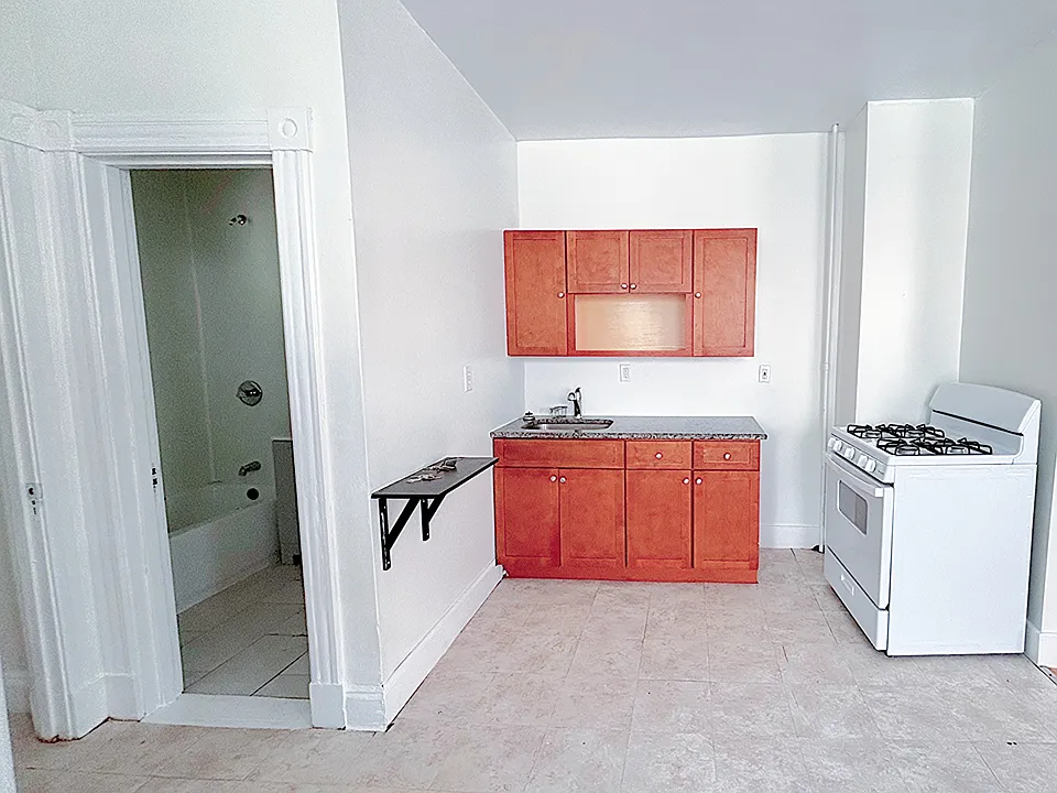 82 Rowe Ave #2S