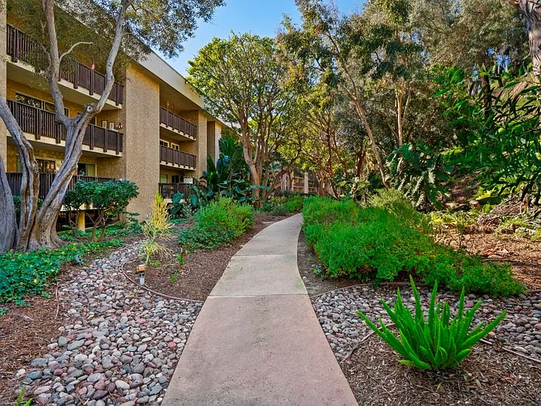 6406 Friars Rd #338 — Photo 19