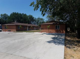 637 R St #B, Bakersfield, CA 93304