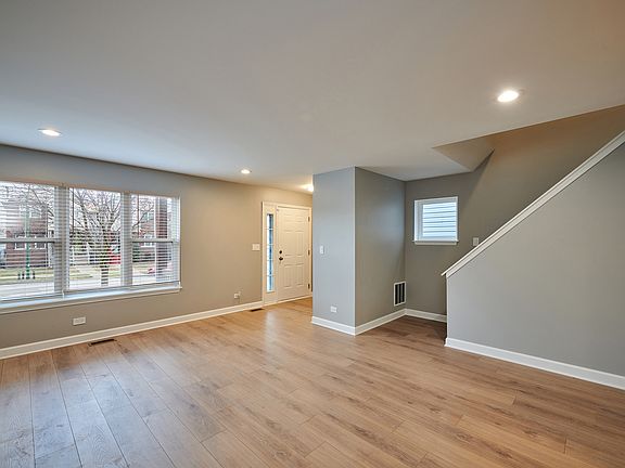 4th image of 1506 E 72nd Pl