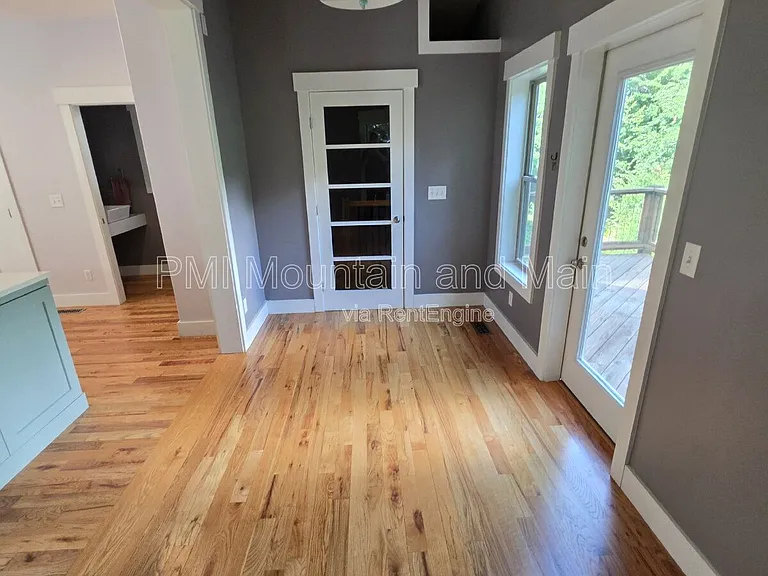 156 Bradley St — Photo 15