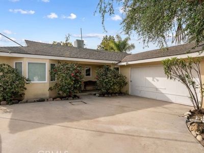 23440 Collins St, Woodland Hills, CA, 91367