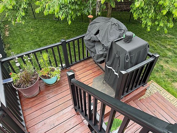 3rd image of 1512 Grapevine Rd