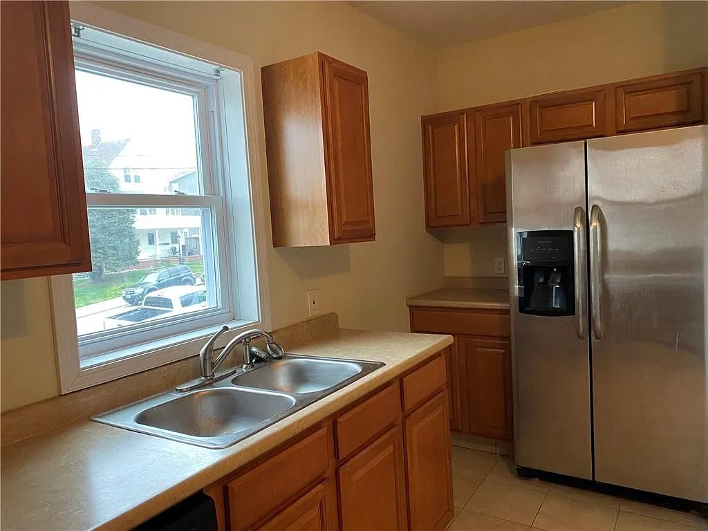 2 bed, 1.0 bath, 950 sqft, $1,825 — Photo 2