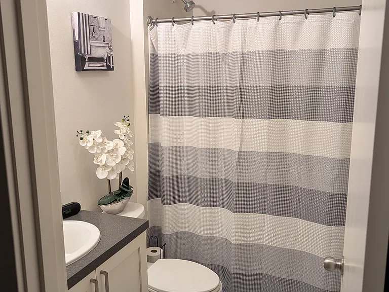 426 Raybird Ave — Photo 1