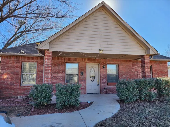 108 W Clegern Ave, Edmond, OK 73003