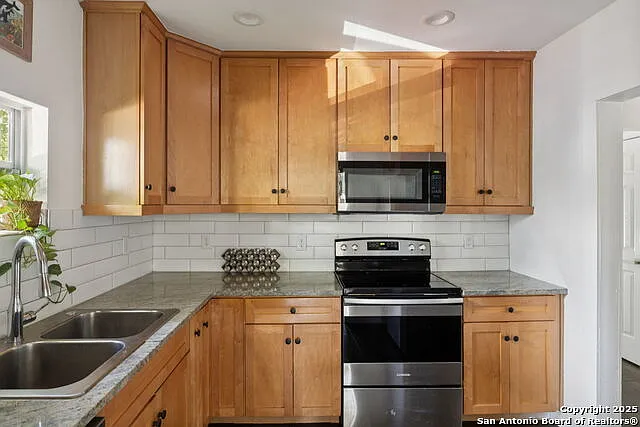 711 Eleanor Ave — Photo 15
