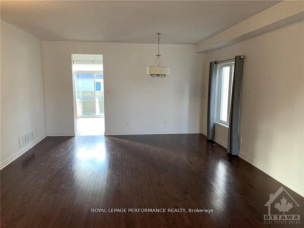 4 bed, $2,900 — Photo 4