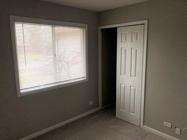 448 Independence Ln — Photo 14