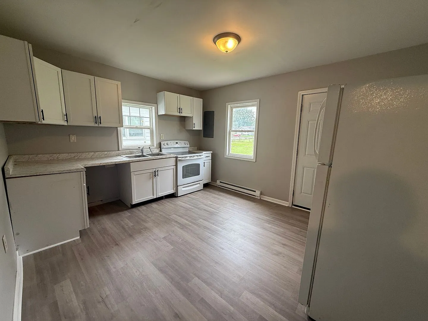 Remodeled* 3 bed 1 bath home! — Photo 3