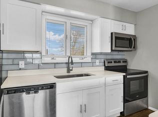 8 Ross Dr #301, Bloomington, IL