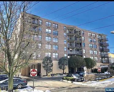 200 Division St APT 3B, Cliffside Park, NJ, 07010
