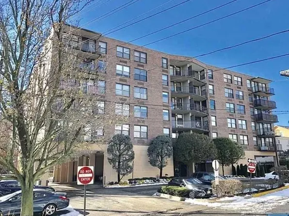 200 Division St APT 3B, Cliffside Park, NJ 07010