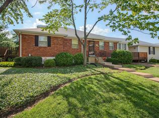 1071 Brooksgate Manor Dr, Saint Louis, MO 63122