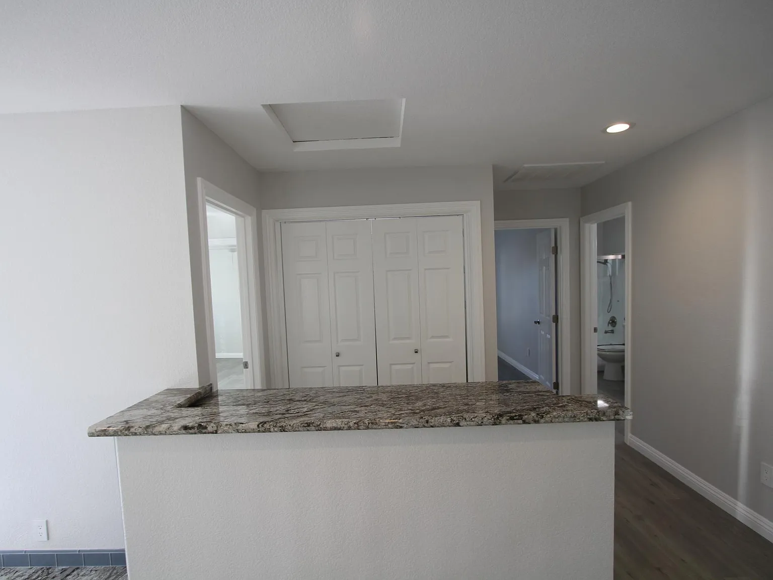 1120 Tustin Grove Dr — Photo 4