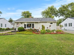 38 Pearce Dr, Amherst, NY 14226