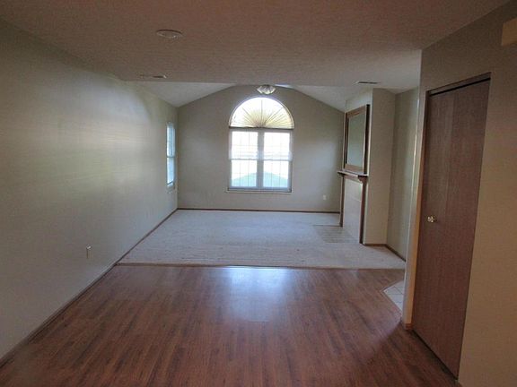 2nd image of 2473 Hooverside Ln