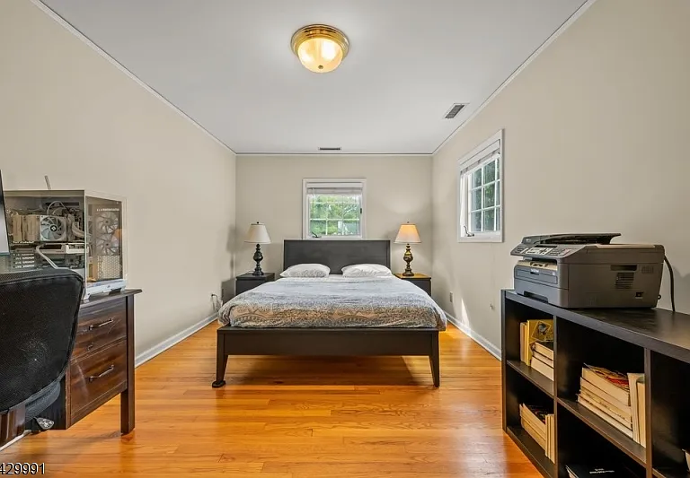 33 Exeter Rd — Photo 41