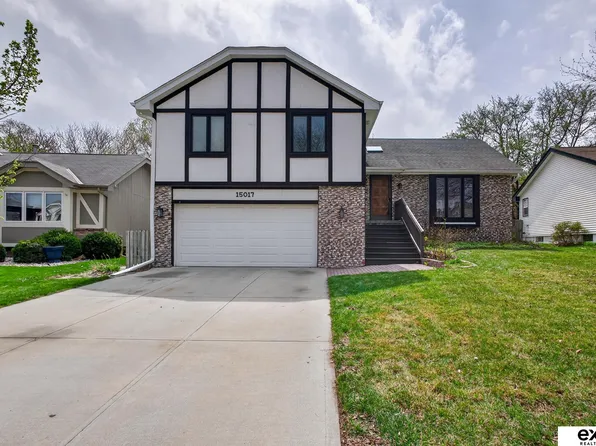 15017 Pepperwood Dr, Omaha, NE 68154
