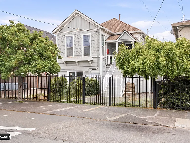 1238 Haskell St #A — Photo 1