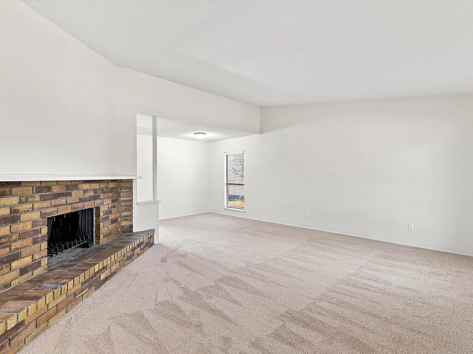 3 bed, 1711 sqft, $2,295 — Photo 4
