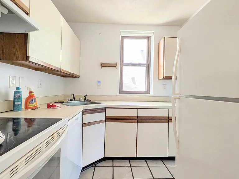 1411 Commonwealth Ave #302 — Photo 7