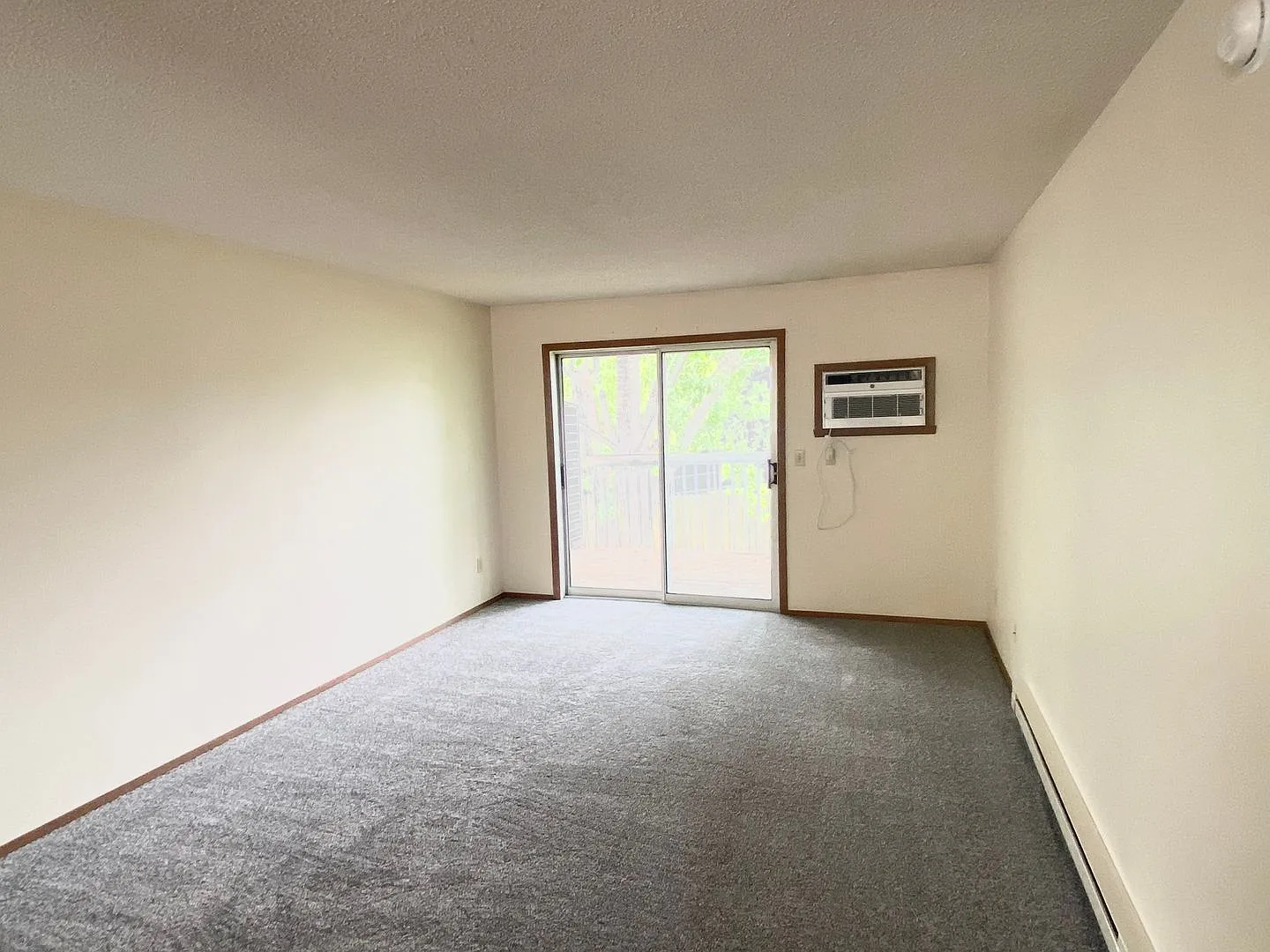 3 bedroom, 2 bath Townhome located in South Fargo! — Photo 3