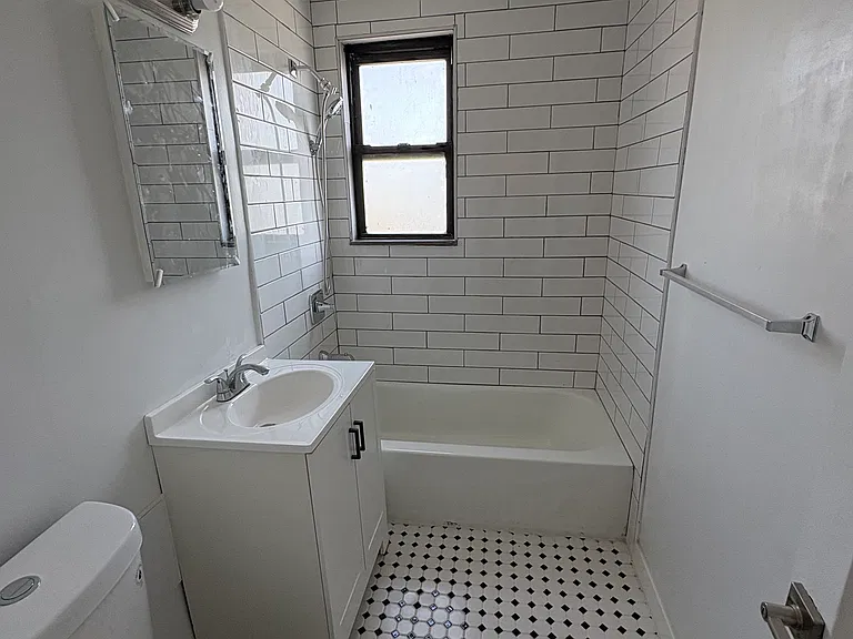 30 Locust Hill Ave #7D — Photo 4