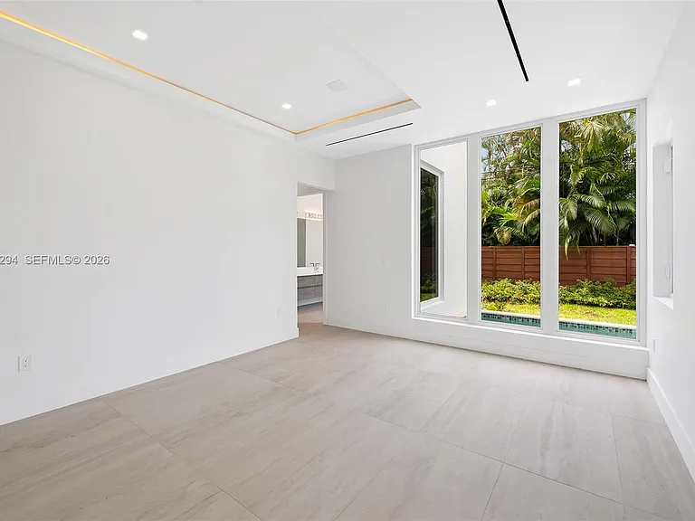 1615 NE 3rd Ct — Photo 29