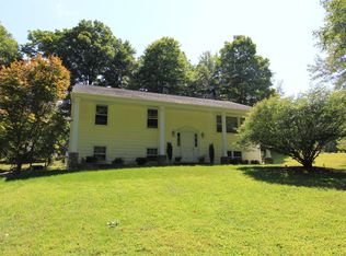 15 Oscawana Heights Rd, Putnam Valley, NY 10579