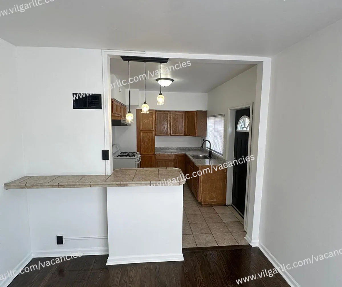 Building Photo - 600 W 46th Ave