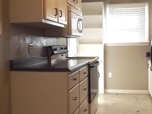 4th image of 4036 W Clarendon Dr
