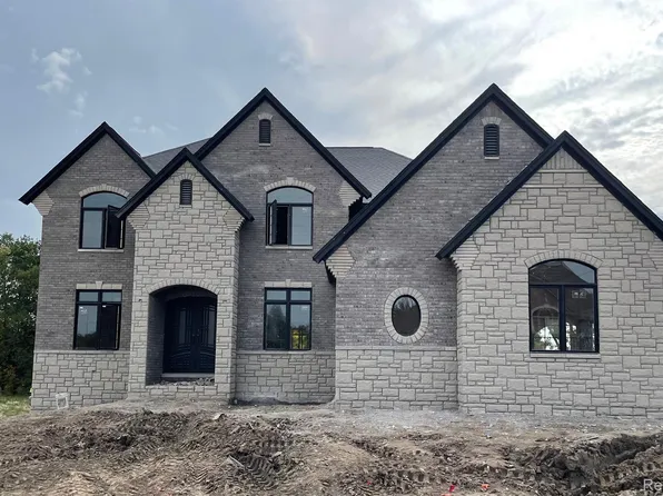 2182 Leewood Dr, Shelby Township, MI 48316