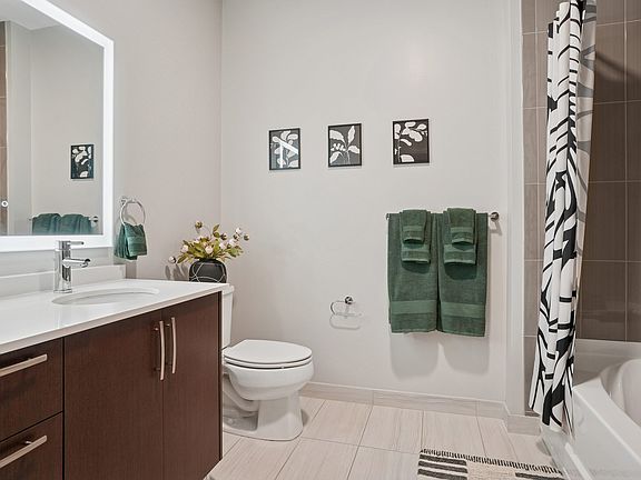 5th image of 625 Thomas E Burgin Pkwy #511