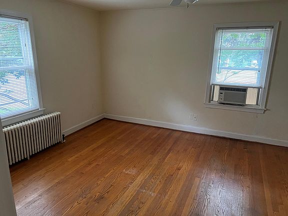 3rd image of 1401 N Kenilworth St