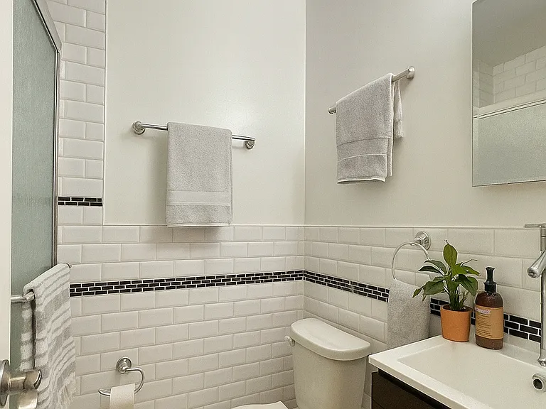 138 Saint Marks Pl #4B — Photo 3