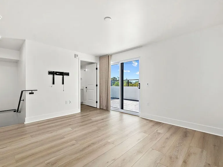 24722 Del Prado Ave #202 — Photo 17