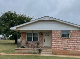 108 Sunny Ln, Elgin, OK 73538